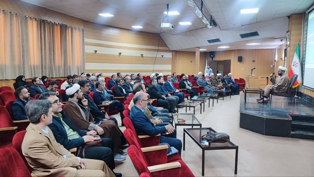 نشست دبیران اقامه نماز و مهدویت دستگاه‌های اجرایی استان همدان