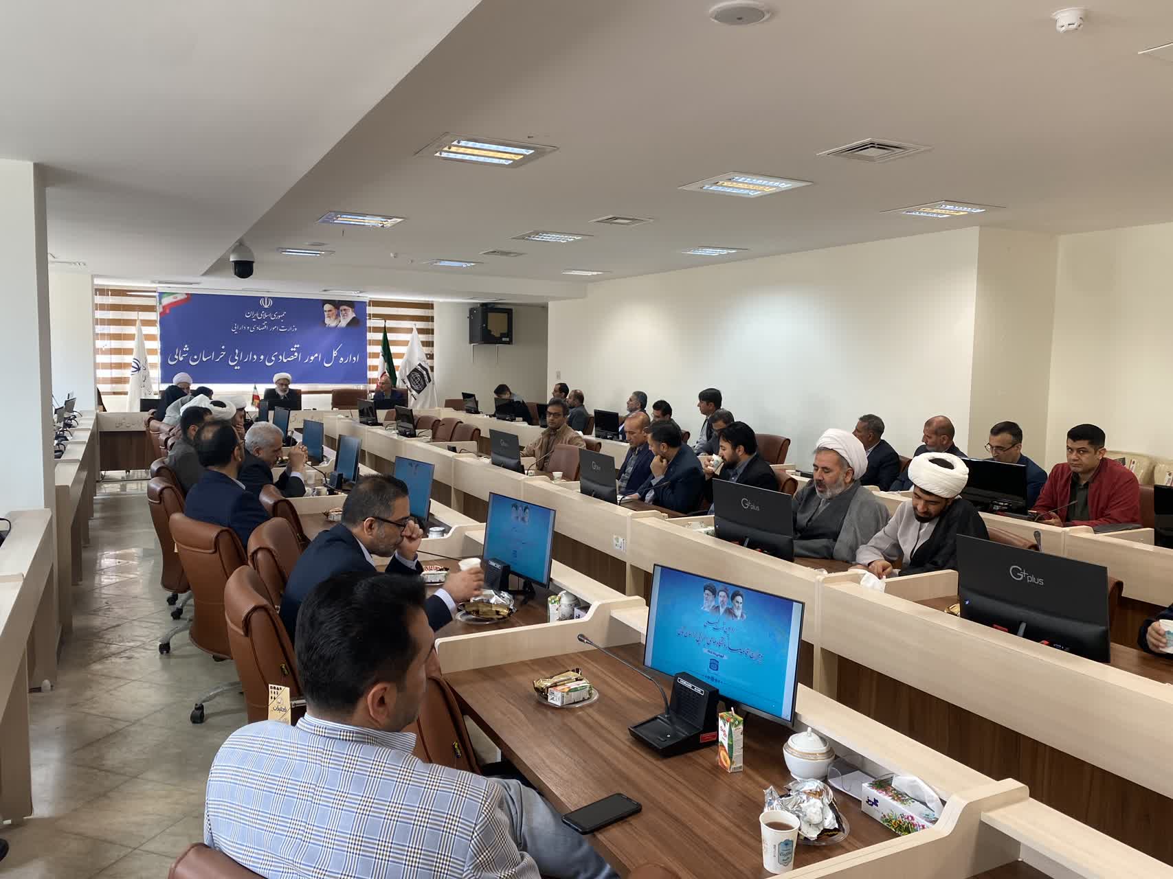 نشست فصلی دبیران اقامه نماز دستگاه های اجرایی