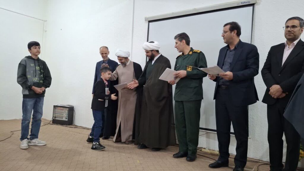  هفتمین اجلاس سراسری نماز دانش‌آموزی شهرستان خدابنده برگزار شد