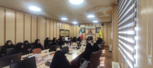 اعضای هیئت اندیشه‌ورز در حال گفتگو درباره راهکارهای ترویج فرهنگ نماز بانوان