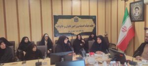 اعضای هیئت اندیشه‌ورز در حال گفتگو درباره راهکارهای ترویج فرهنگ نماز بانوان