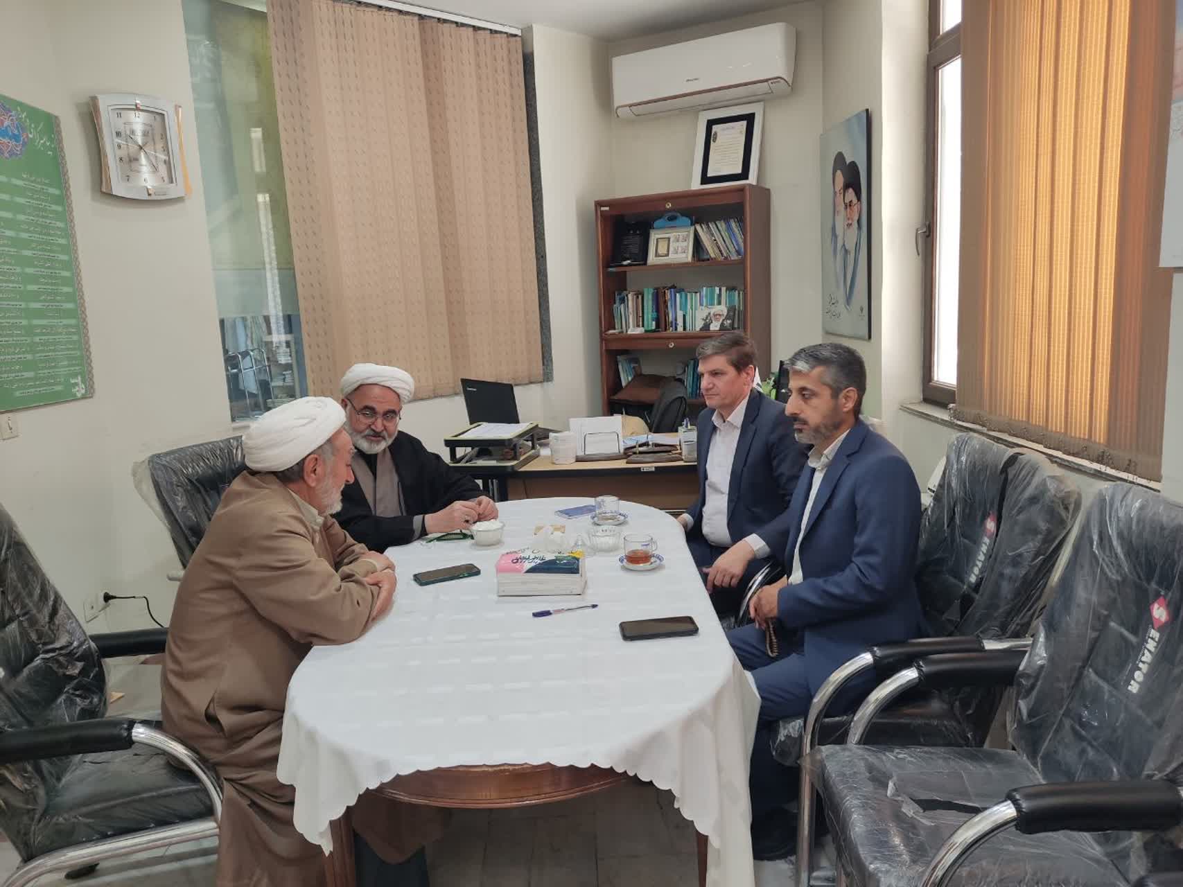 نشست های هم اندیشی با دبیران اقامه نماز سازمان ها و ادارات کل استان برگزار شد