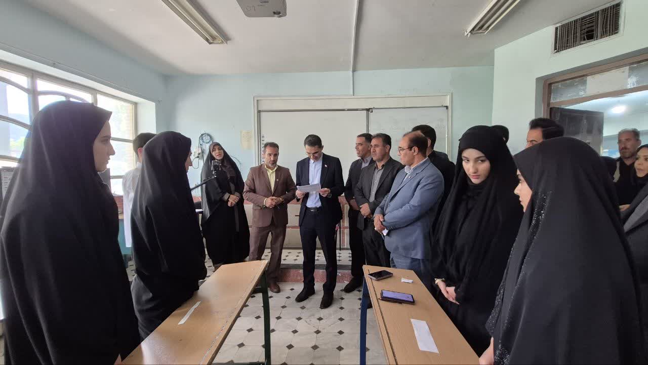 حضور دانشآموزان دختر در مسابقات قرآن عترت و نماز لرستان