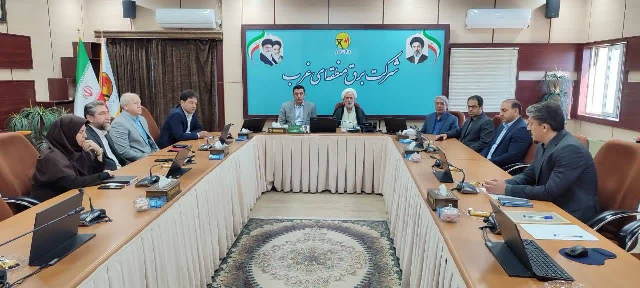 جلسه شورای اقامه نماز شرکت برق منطقه‌ای غرب استان کرمانشاه -1