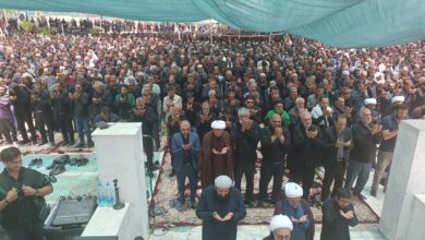 اقامه باشکوه نماز ظهر عاشورا در زاهدان