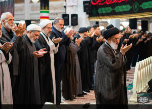 گزارش تصویری/ اقامه نماز ظهر عاشورا در قم