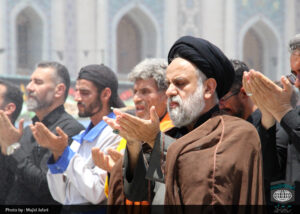 اقامه نماز ظهر تاسوعای حسینی در قم
