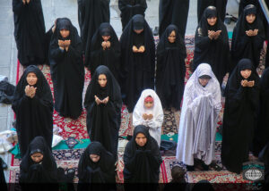 گزارش تصویری/ اقامه نماز ظهر عاشورا در قم