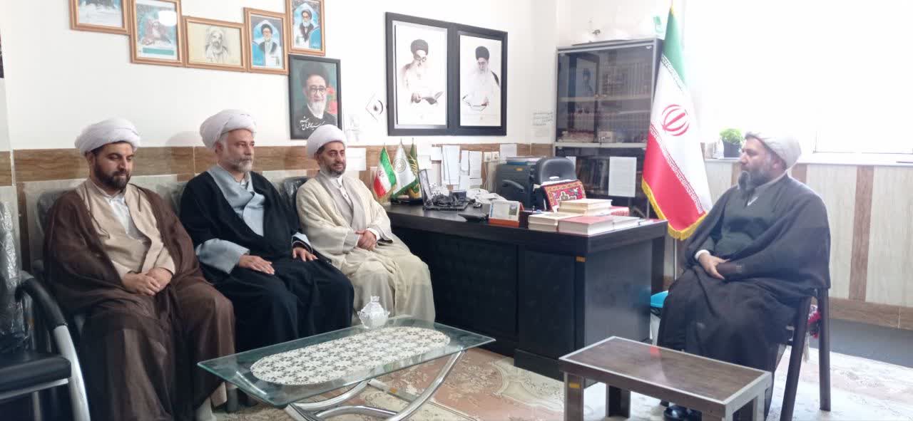 دیدار مدیر ستاد اقامه نماز استان با امام جمعه شهر بخشایش