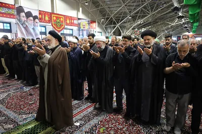 اقامه نماز ظهر عاشورا و تجدید بیعت با میثاق حسینی در اصفهان