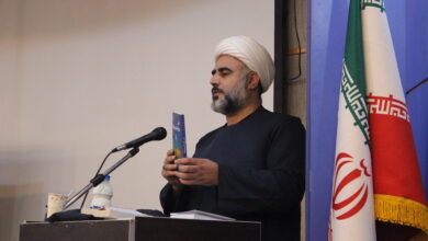 نماز ظهر عاشورا رسانه زنده فرهنگ بندگی و ایثار است