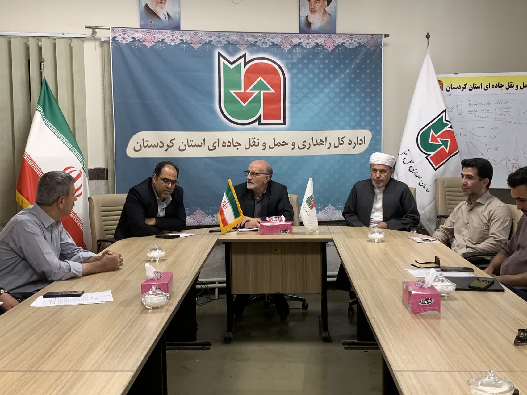 گردهمایی آموزشی توجیهی متولیان مجتمع‌های بین‌راهی کردستان برگزار شد