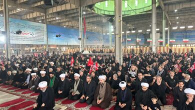 نماز ظهر عاشورا با حضور مسئولان و اقشار مختلف مردم استان سمنان برگزار شد