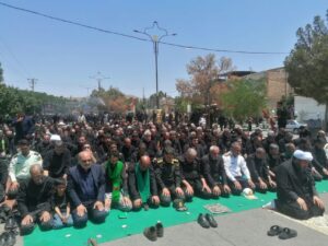 نماز ظهر عاشورا در حرم مطهر رضوی، خیابان های منتهی به حرم و شهرستان های استان اقامه شد