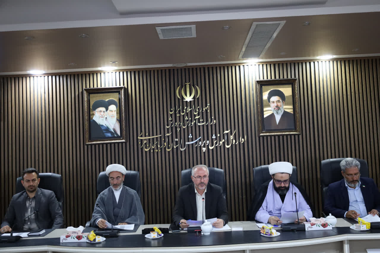 دومین جلسه تخصصی کارگروه نماز نسل نو در آذربایجان غربی برگزار شد