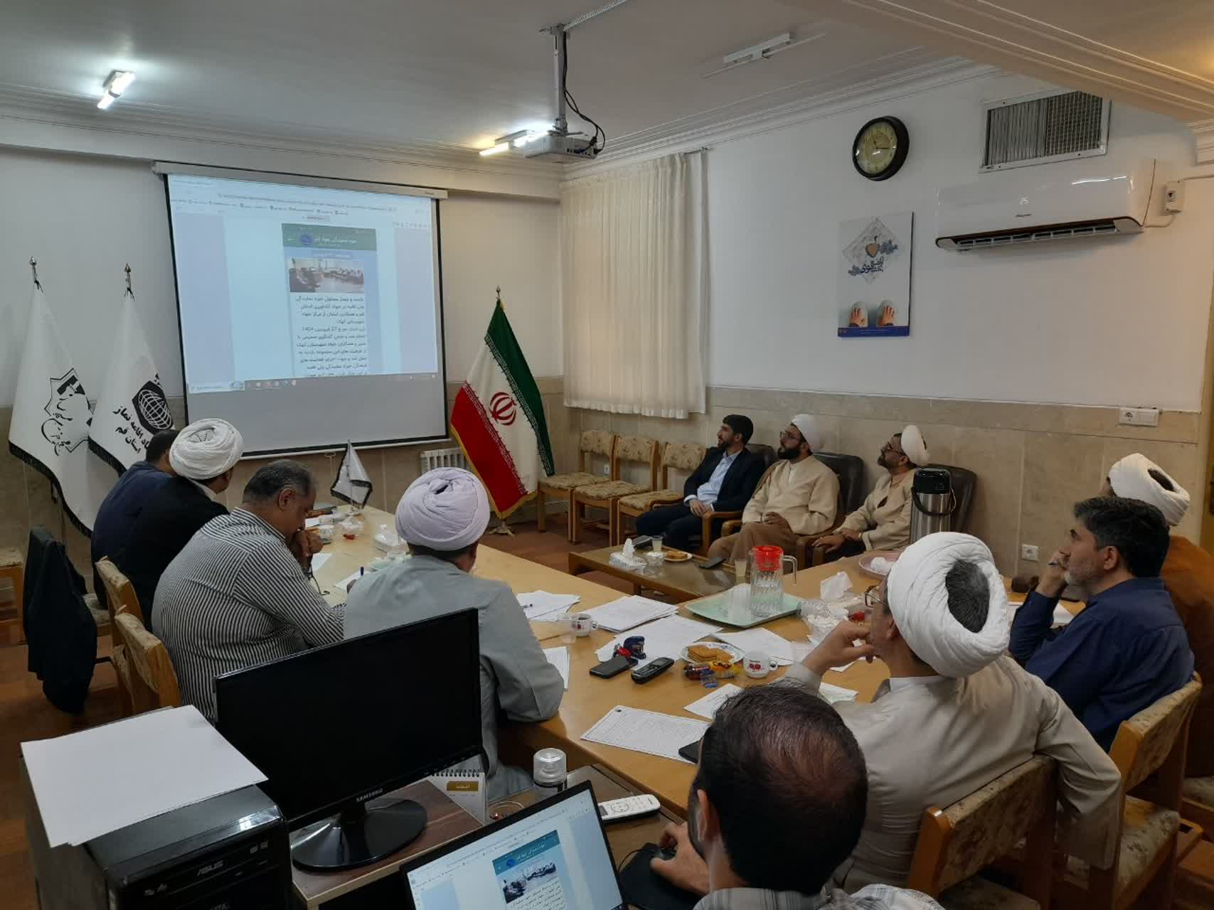 آغاز ارزیابی عملکرد دستگاه‌های اجرایی قم در حوزه اقامه نماز