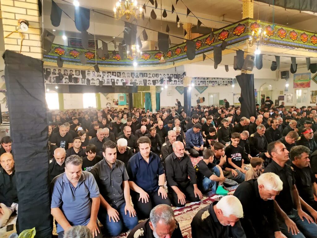 نماز جماعت باشکوه ظهر عاشورا در سرتاسر استان همدان