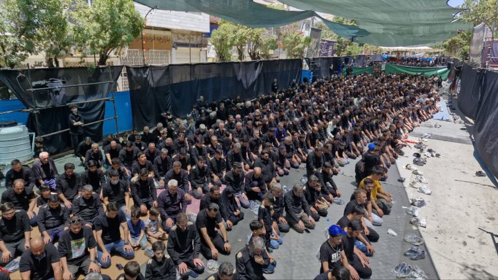 نماز جماعت باشکوه ظهر عاشورا در سرتاسر استان همدان