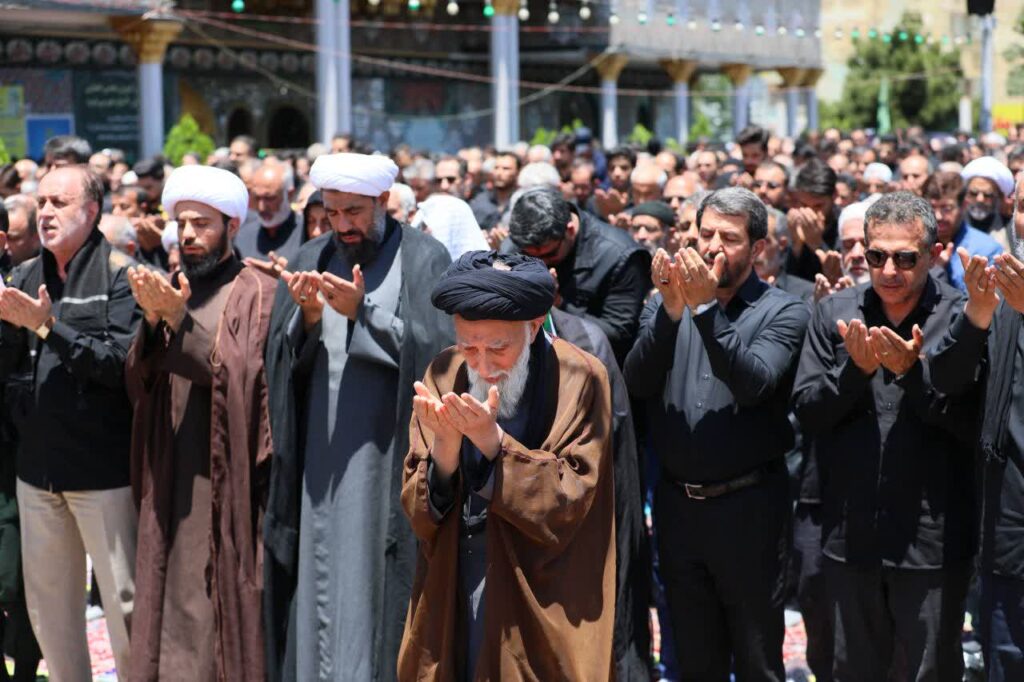 نماز جماعت باشکوه ظهر عاشورا در سرتاسر استان همدان