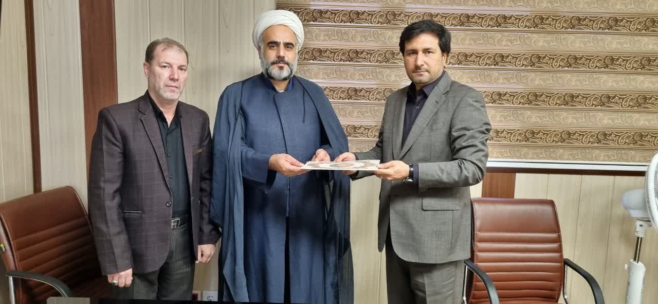 تفاهم‌نامه بومی‌سازی ستاد اقامه نماز و اداره کل امور اقتصادی و دارایی استان البرز به امضا رسید