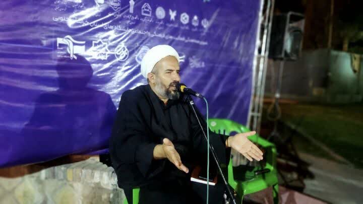 نماز و صبر مهم‌ترین ابزار عبور از بحران‌های زندگی است
