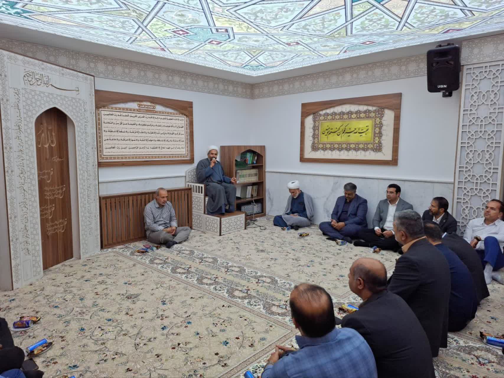 و بر نقش کلیدی مسئولان در الگوسازی برای نسل جوان تأکید کرد.