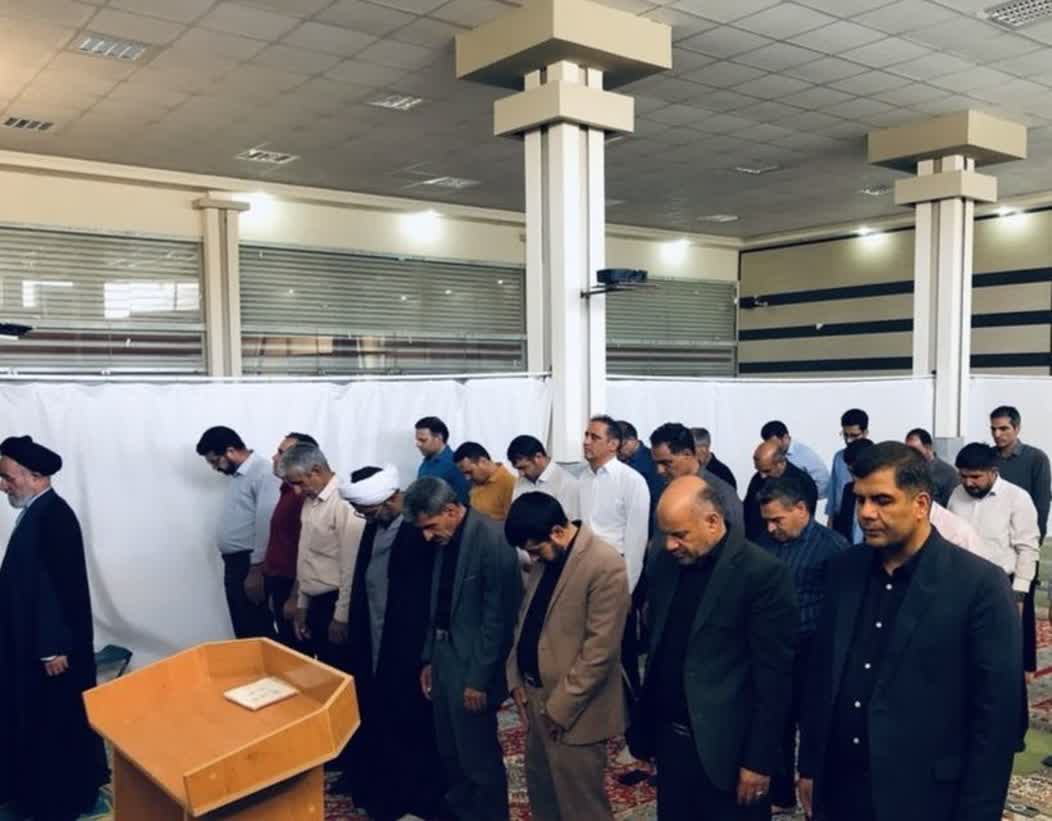 اقامه نماز وحدت بخش ادارات رفسنجان در امور مالیاتی شهرستان