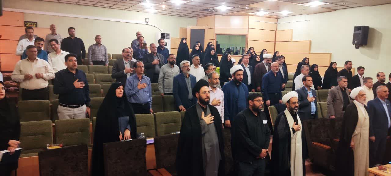 گردهمایی رابطین نماز ادارات در توزیع برق جنوب استان کرمان