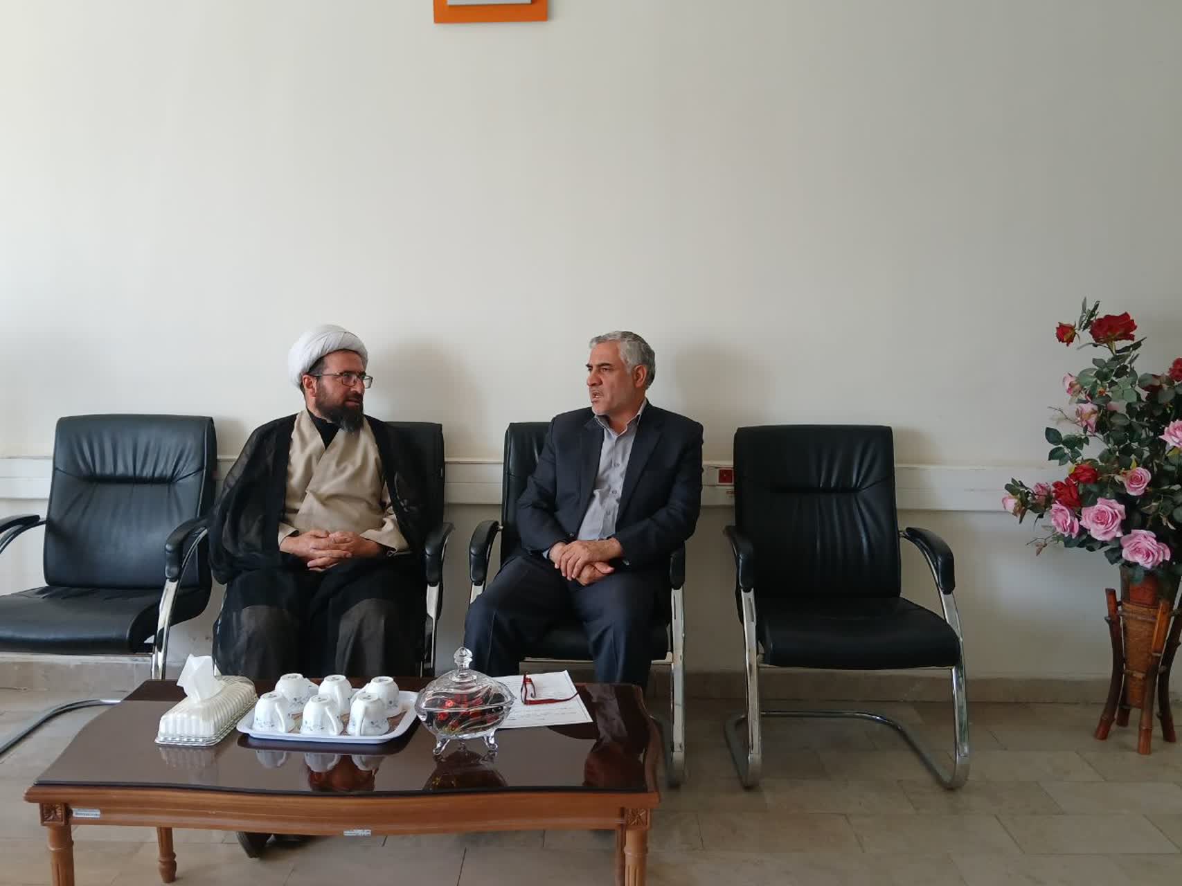 مدیر ستاد اقامه نماز با مدیر کل دفتر امور اجتماعی استانداری مرکزی دیدار کرد