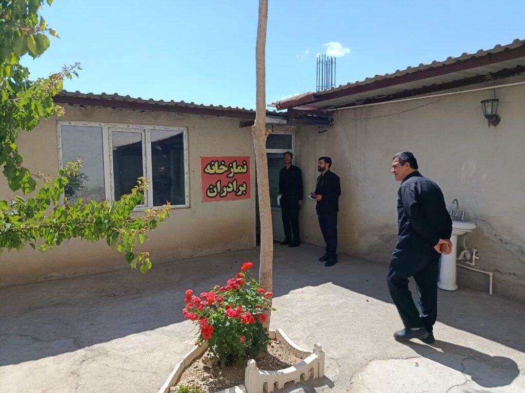 بازدید از نمازخانه های بین راهی محورهای زنجان به تبریز و زنجان به تهران