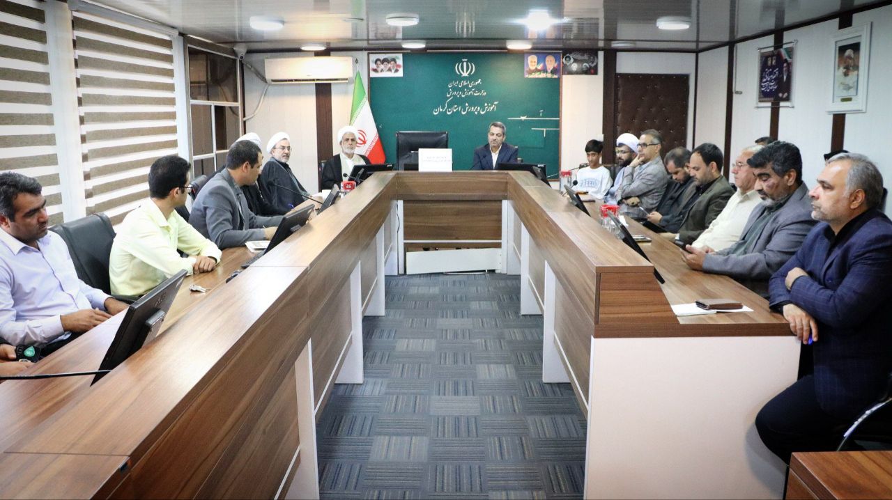 تشکیل سومین جلسه کارگروه نسل نو و نماز در کرمان