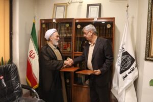 در راستای گسترش ترویج فرهنگ اقامه نماز مدیرعامل شرکت آب منطقه ای با مدیر ستاد اقامه نماز استان دیدار کرد