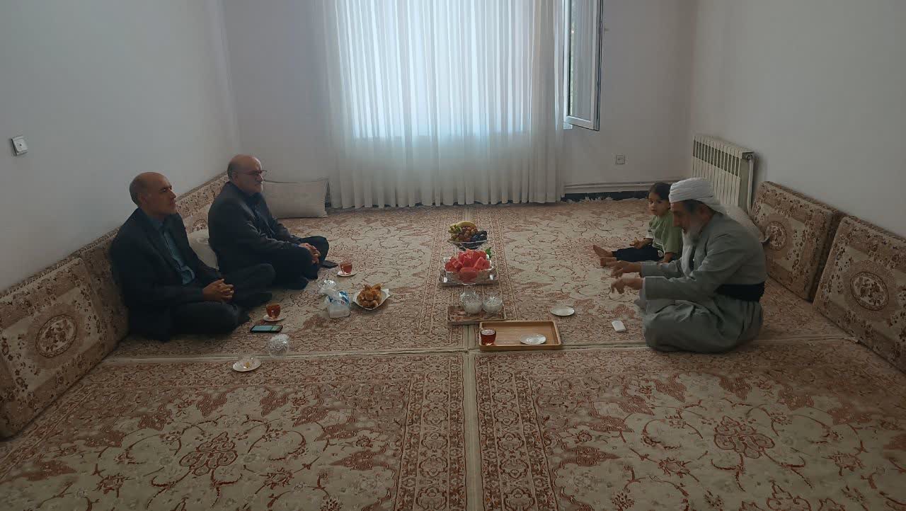مدیر ستاد اقامه نماز استان کردستان با امام جمعه مریوان دیدار کرد