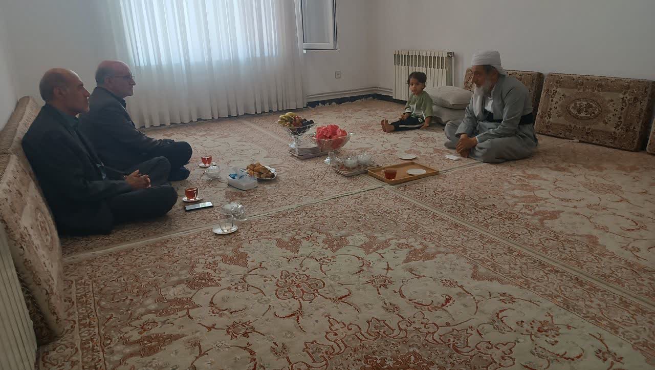 مدیر ستاد اقامه نماز استان کردستان با امام جمعه مریوان دیدار کرد