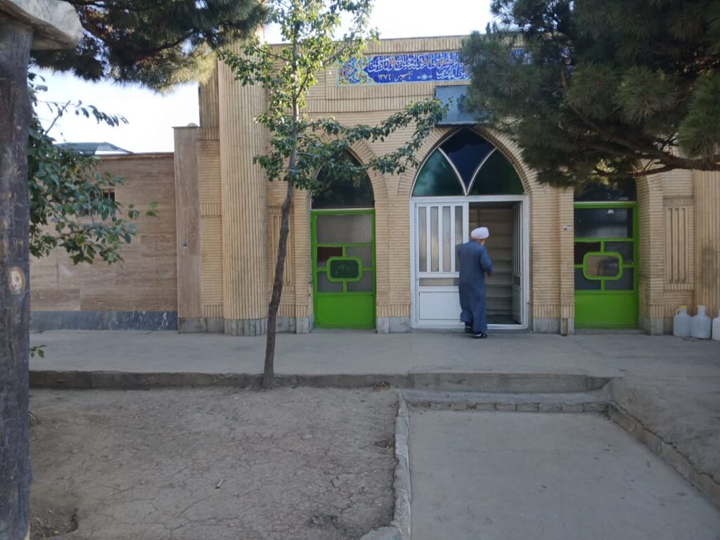 بازدید از نمازخانه های بین راهی