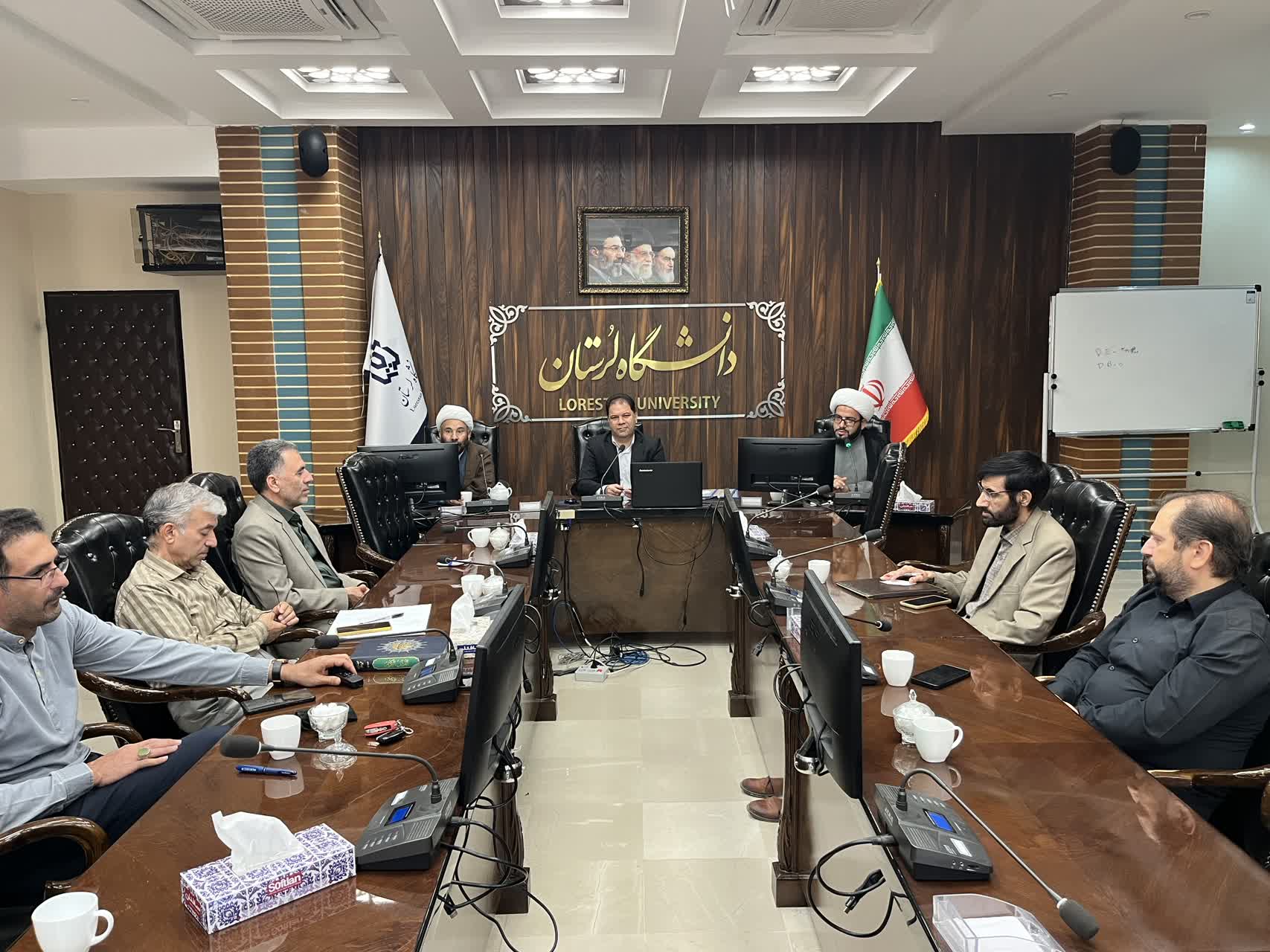 جلسه شورای مهدویت دانشگاه لرستان با حضور مدیر ستاد اقامه نماز استان