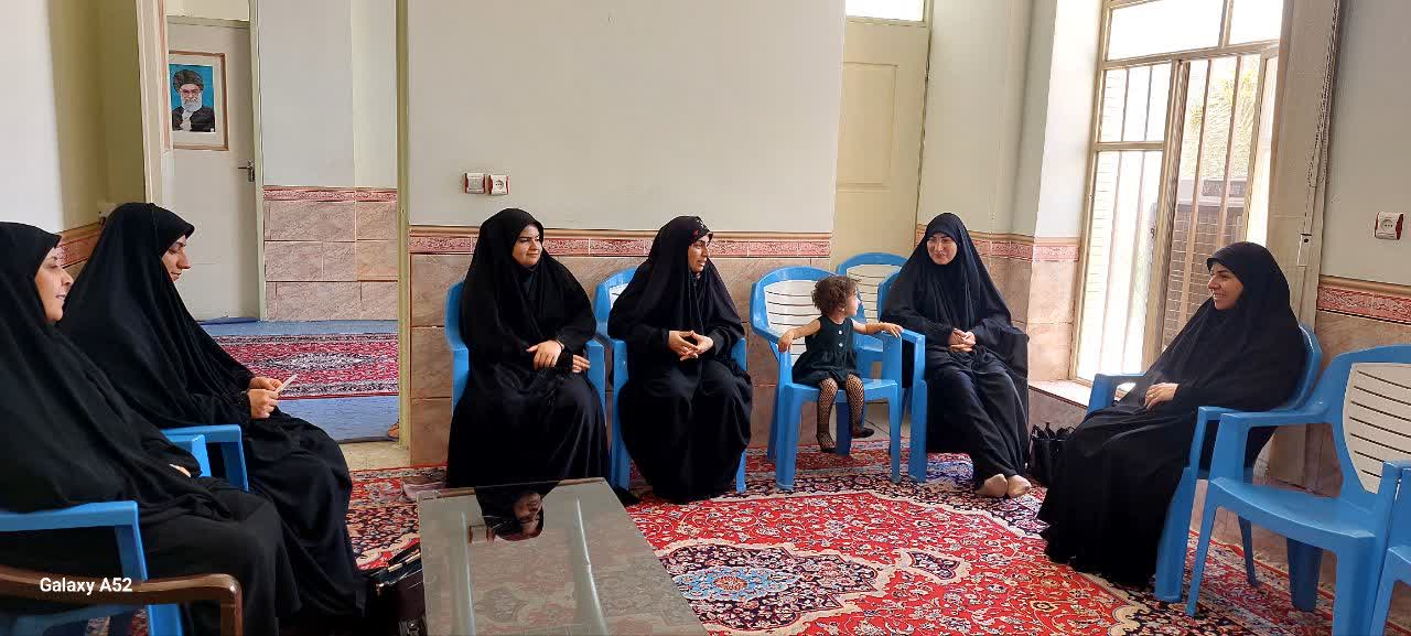 نخستین جلسه از سلسله نشست‌های هیئت اندیشه‌ورز بانوان ستاد اقامه نماز استان یزد برگزار شد