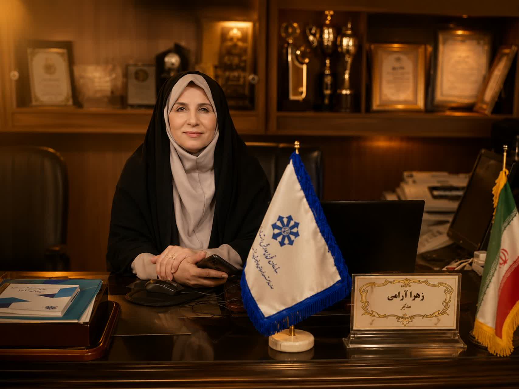 زهرا آرامی مدیر مدرسه فرزانگان اصفهان