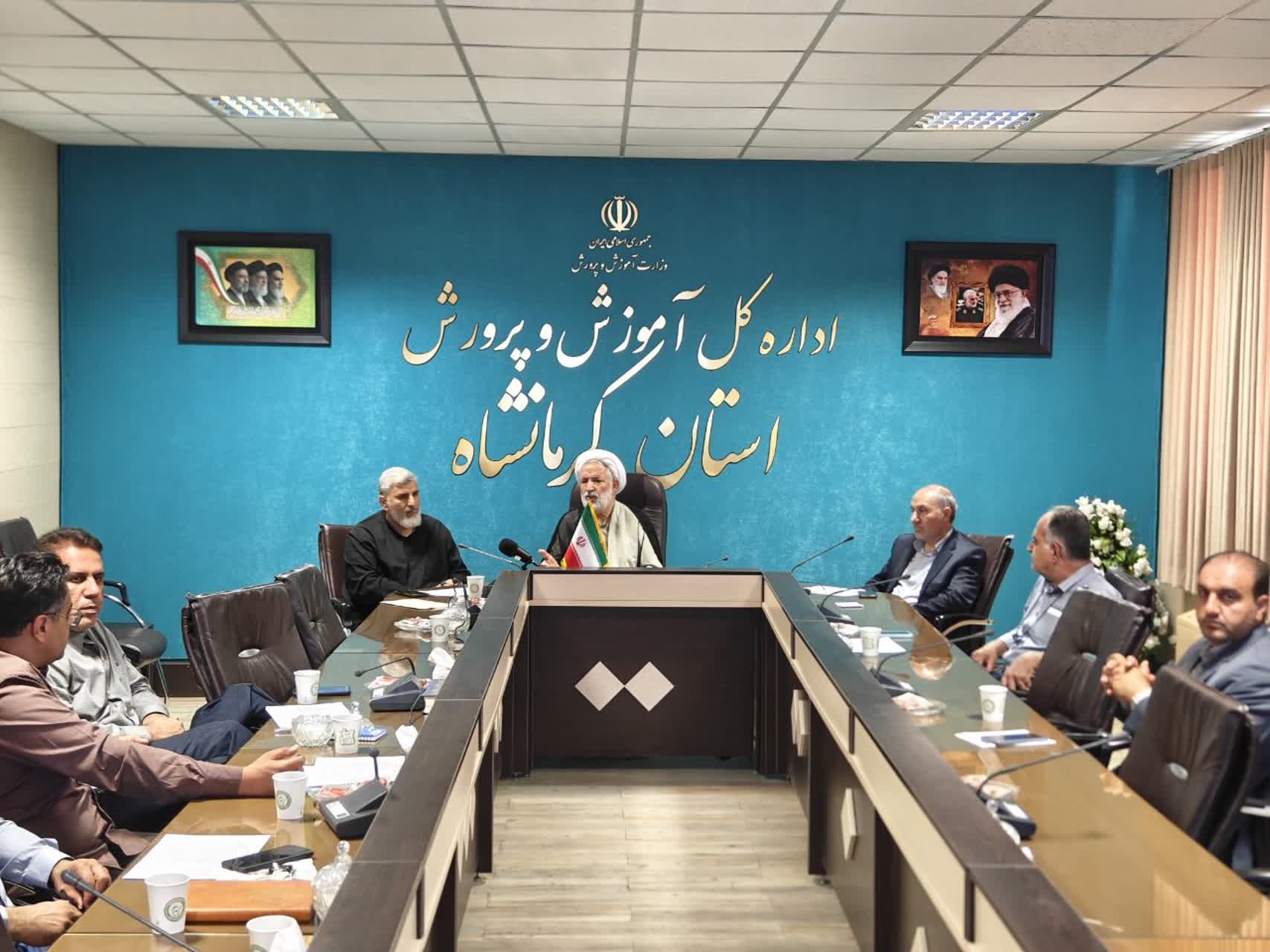 جلسه هیات ارزیابی عملکرد اقامه نماز دستگاههای اجرایی کرمانشاه -1