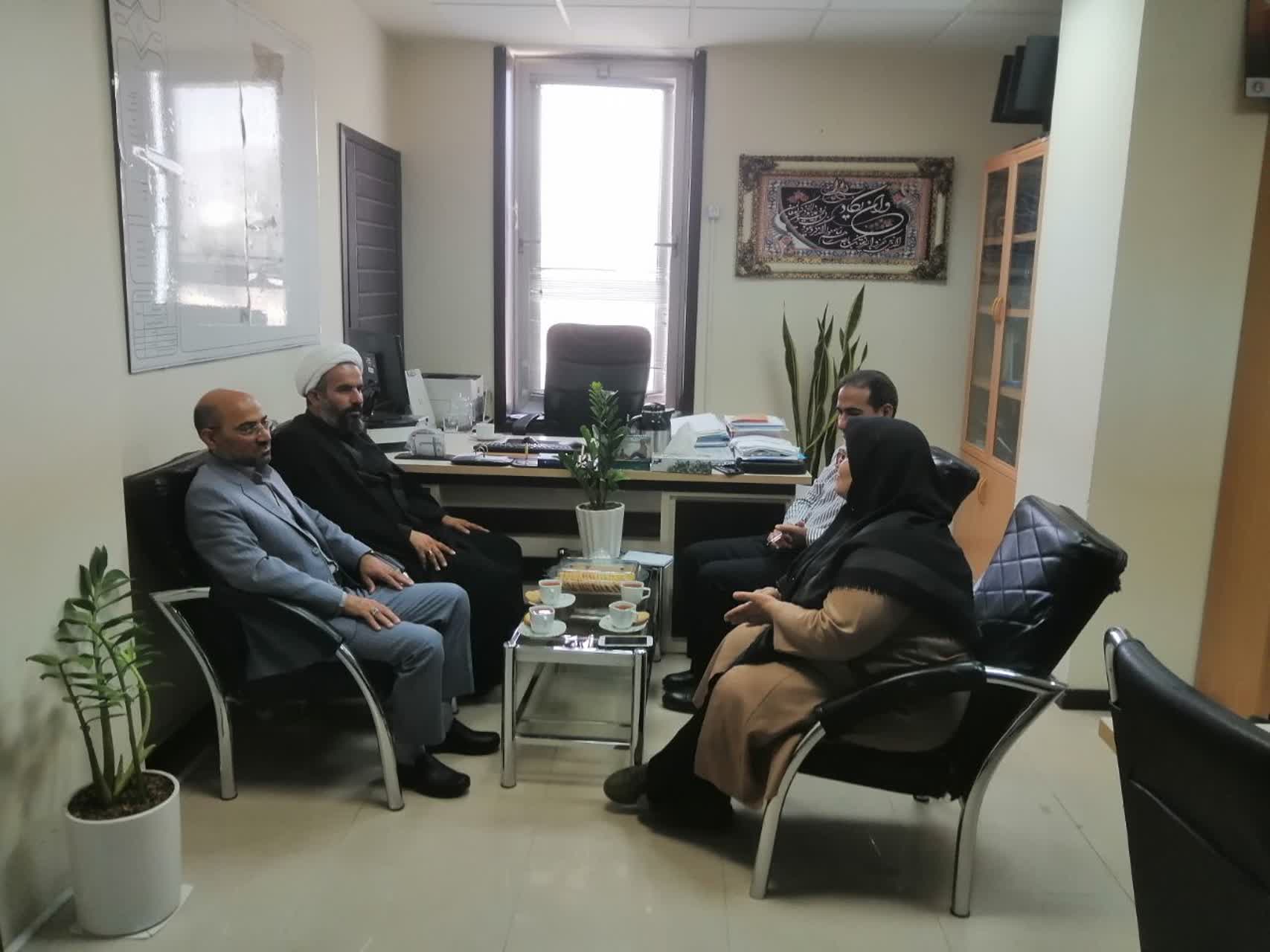 مدیر ستاد اقامه نماز بامدیر کل دفتر امور شهری استانداری خراسان جنوبی دیدار کرد