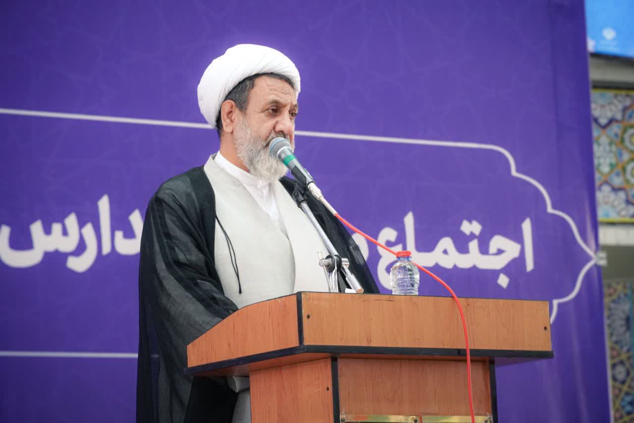 اجتماع مدیران مدارس نواحی یک و دو آموزش و پرورش در مصلی امام علی(ع)کرمان