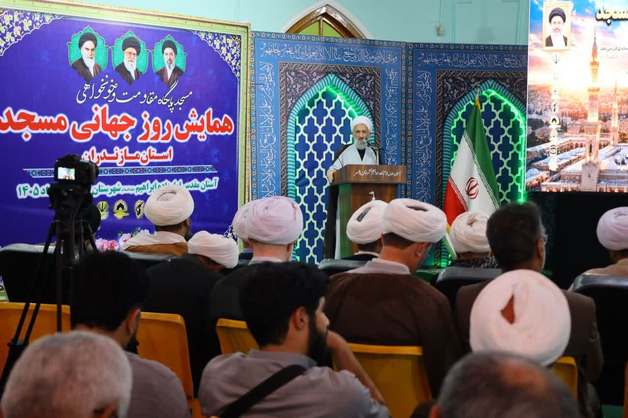 همایش بزرگ تبیین سیاست ها و تجلیل فعالان برتر بمناسبت دهه فرهنگی مسجد و ترویج نماز در مازندران برگزار شد