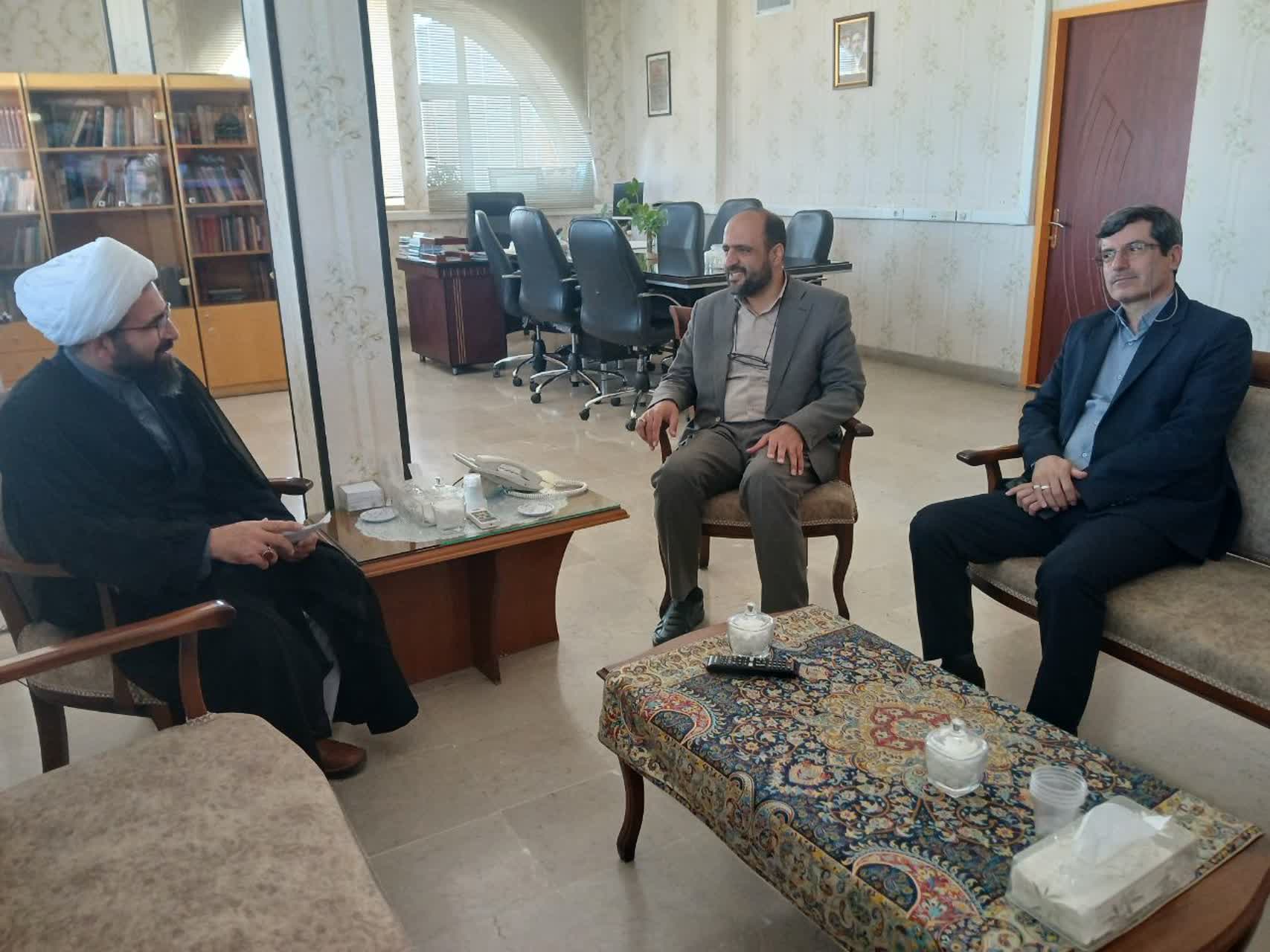 دیدار مدیر ستاد اقامه نماز با مدیر کل صدا و سیمای استان مرکزی