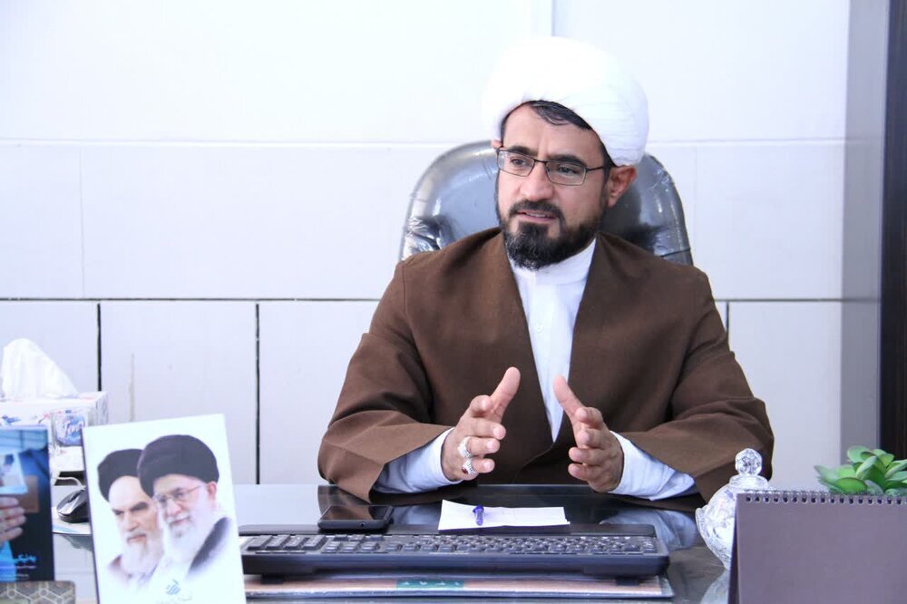 نماز باید از یک برنامه عبادی به محور تربیت نسل نو تبدیل شود