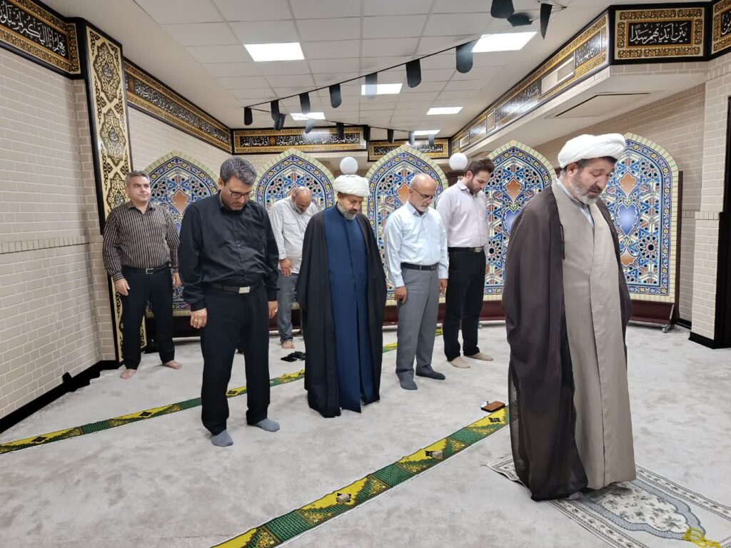 بازدید مدیر ستاد اقامه نماز زنجان از نماز جماعت دوایر دولتی