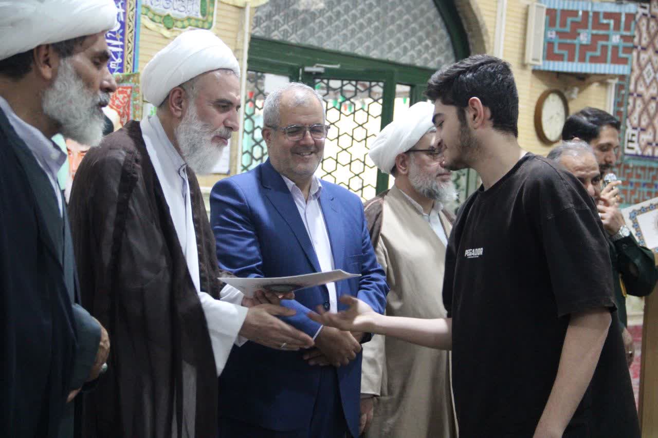 همایش گرامیداشت روز مسجد و تجلیل از ارکان مساجد برتر شهرستان البرز برگزار شد