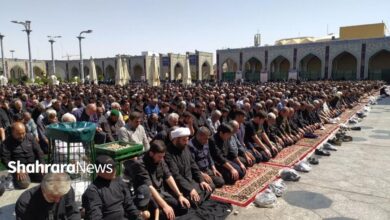 نماز ظهر روز شهادت امام رضا (ع) در حرم مطهر رضوی اقامه شد