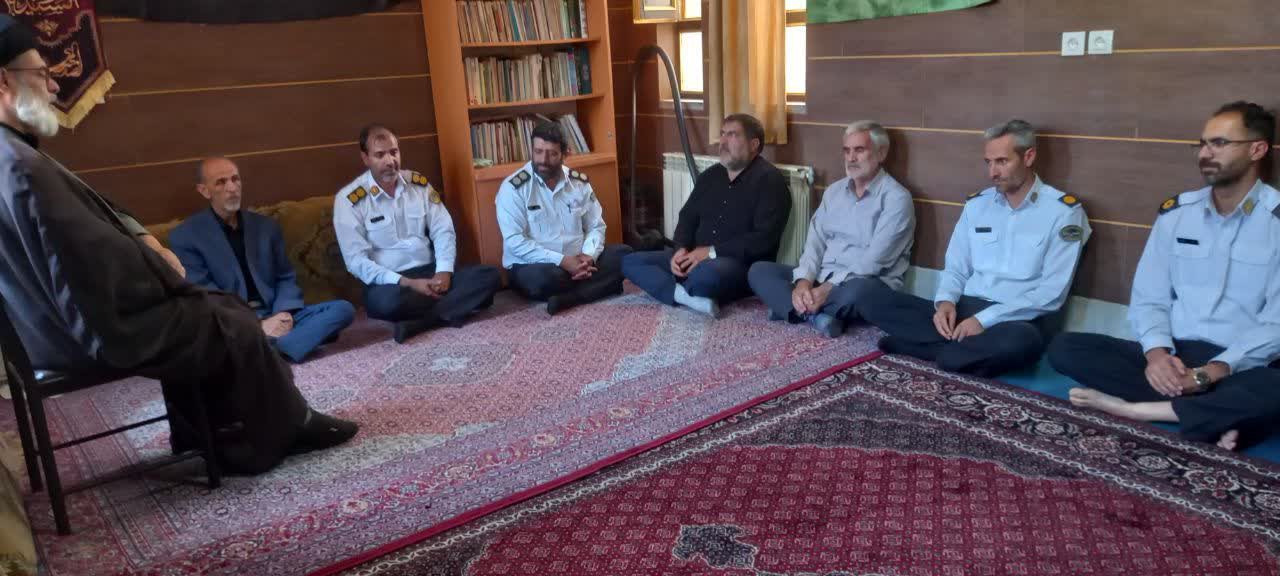 نشست فرهنگی با محوریت ترویج نماز در ستاد پلیس راه شهرستان خدابنده