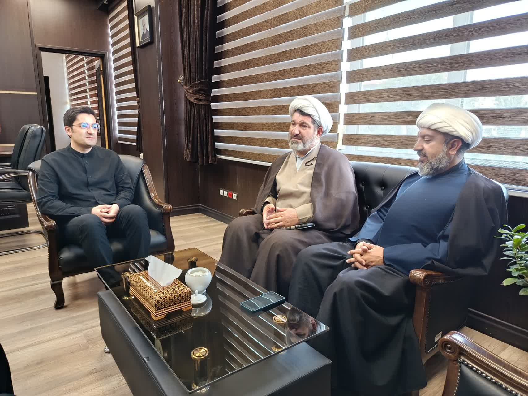 بازدید مدیر ستاد اقامه نماز زنجان از نماز جماعت دوایر دولتی