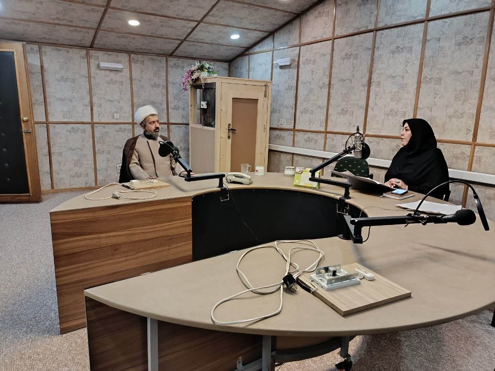حضور مدیر ستاد اقامه نماز زنجان در برنامه رادیویی "عتیق"